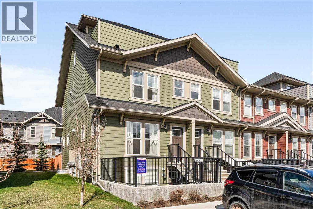 Row / Townhouse for Sale in 463 Cranbrook Square SE|Calgary, Alberta T3M3E3