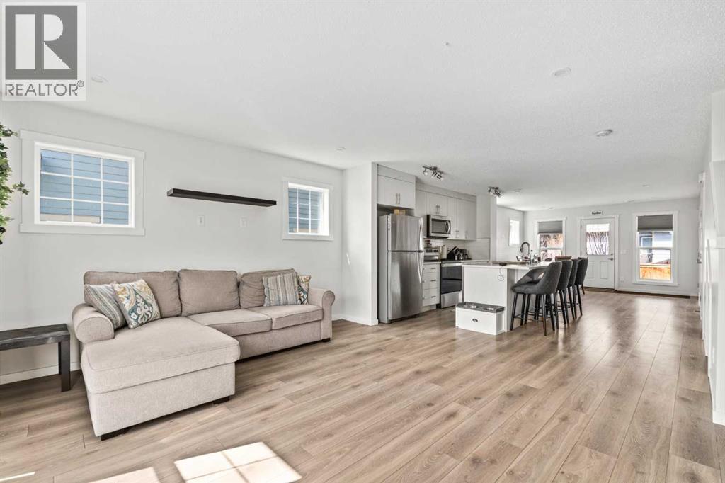 Row / Townhouse for Sale in 463 Cranbrook Square SE|Calgary, Alberta T3M3E3 4