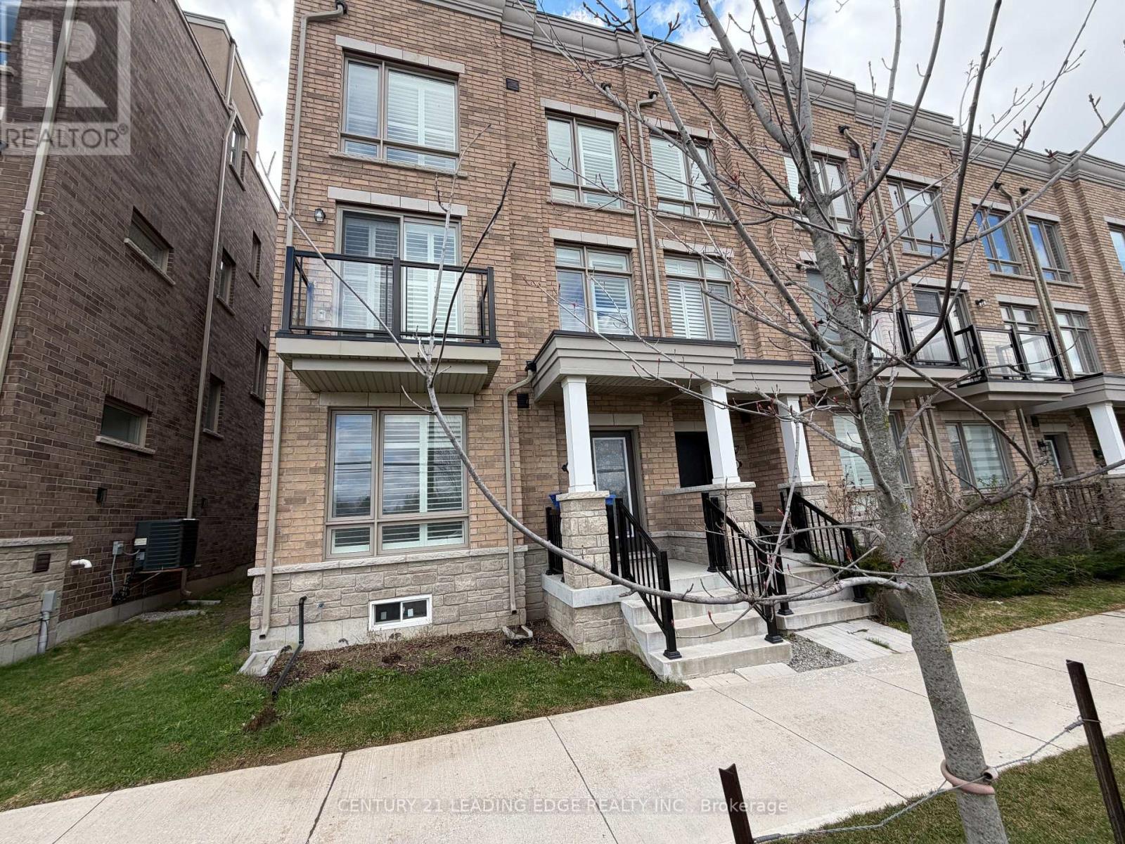 Row / Townhouse – 6863 MAIN STREET, Whitchurch-Stouffville – photo 3