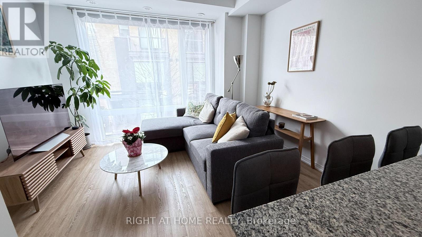 Row / Townhouse – 147 - 34 FIELDWAY ROAD, Toronto – photo 3