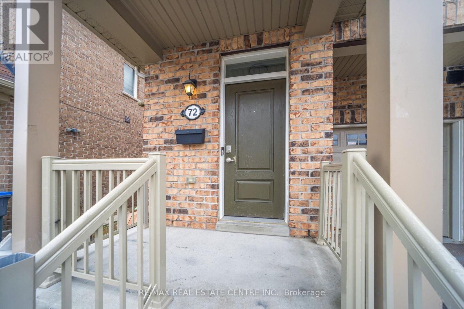 Row / Townhouse – 72 - 50 EDINBURGH DRIVE, Brampton – photo 4