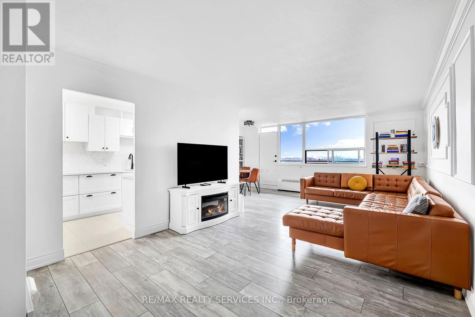 For sale: 1701 - 180 MARKHAM ROAD, Toronto (Scarborough Village ...