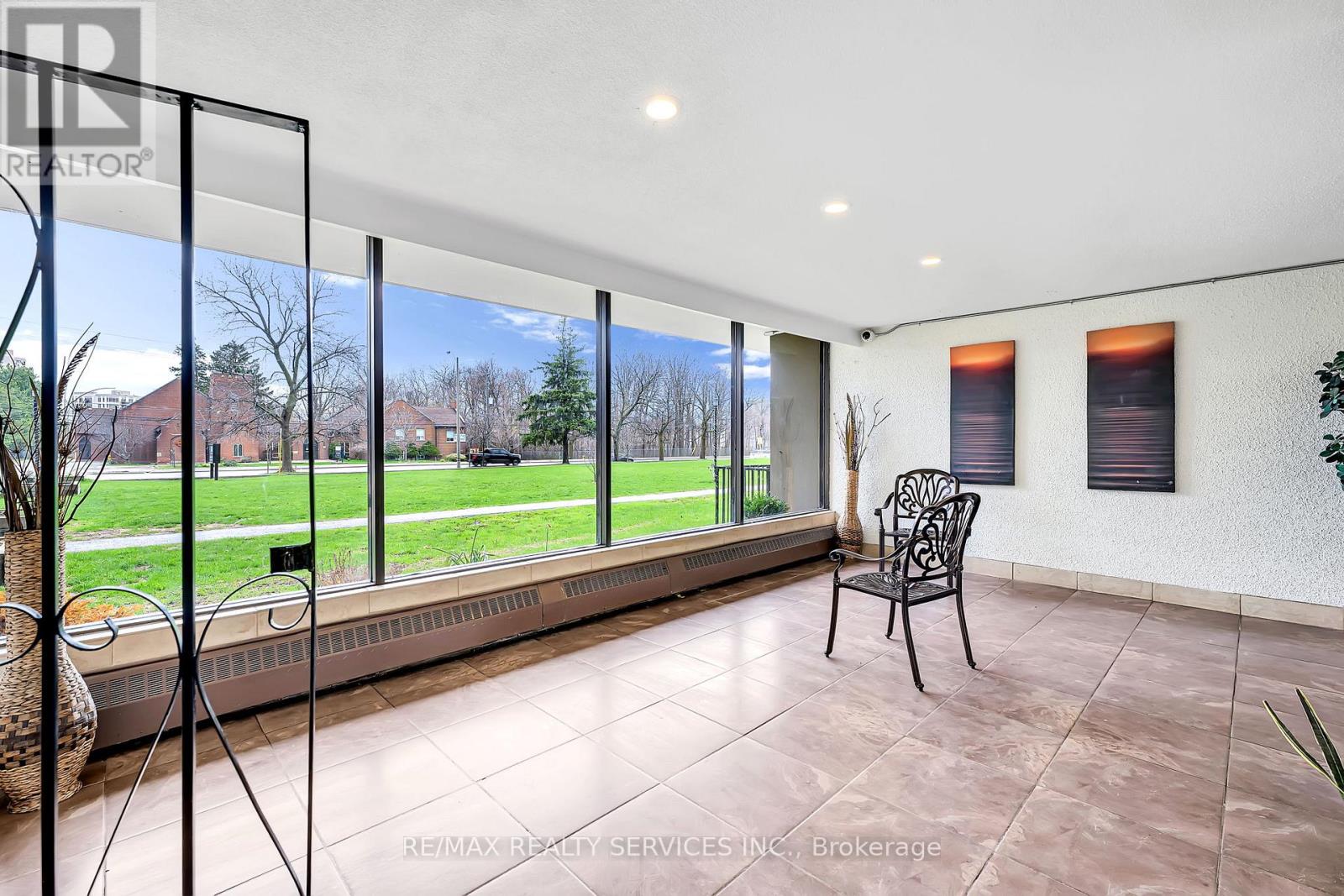 For sale: 1701 - 180 MARKHAM ROAD, Toronto (Scarborough Village ...