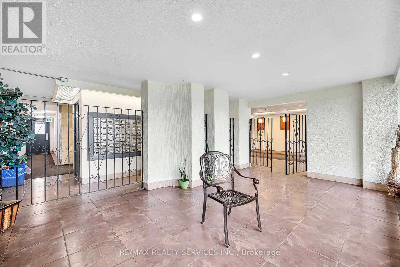 For sale: 1701 - 180 MARKHAM ROAD, Toronto (Scarborough Village ...
