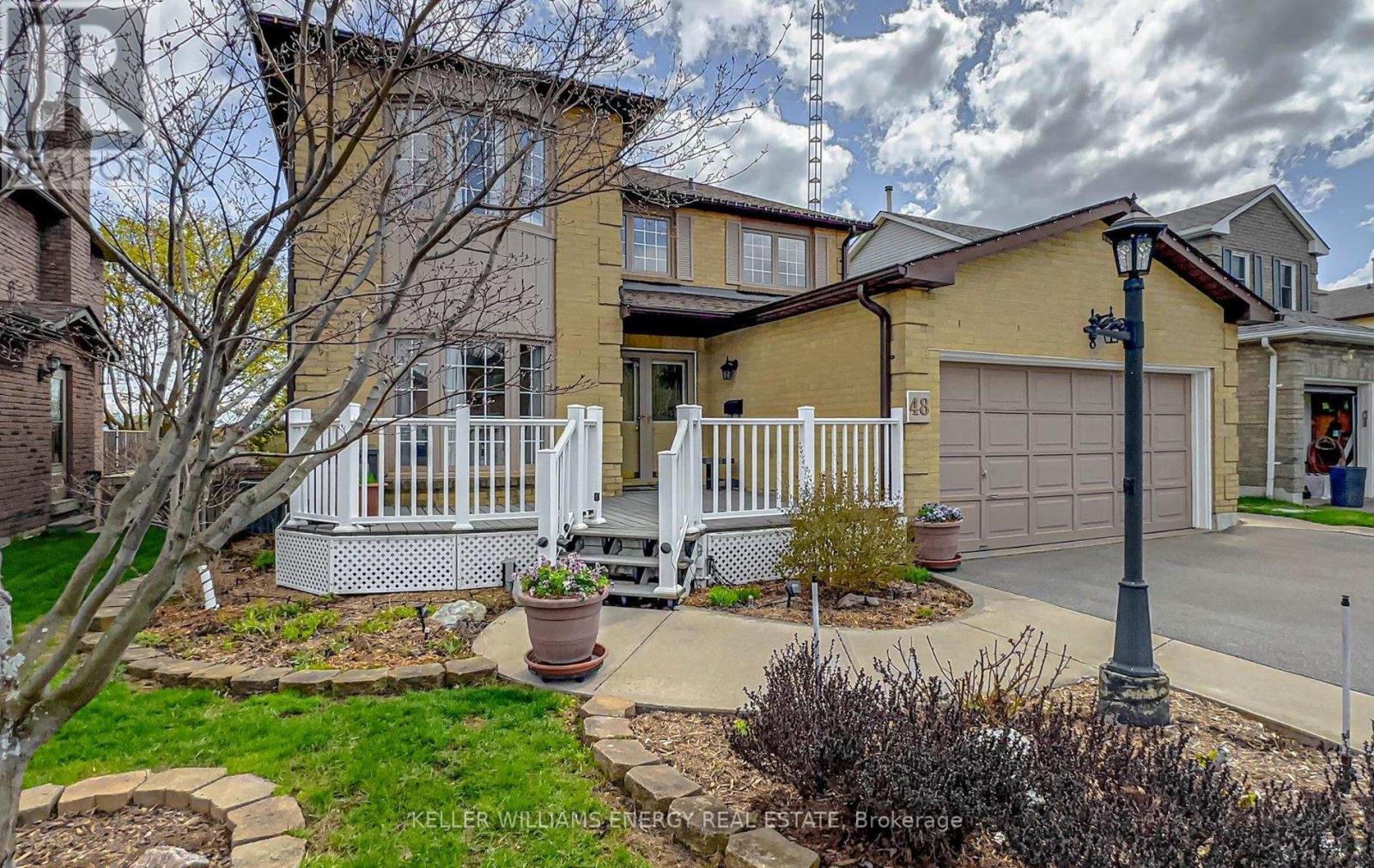 House – 48 FAIRMEADOW PLACE, Whitby – photo 2