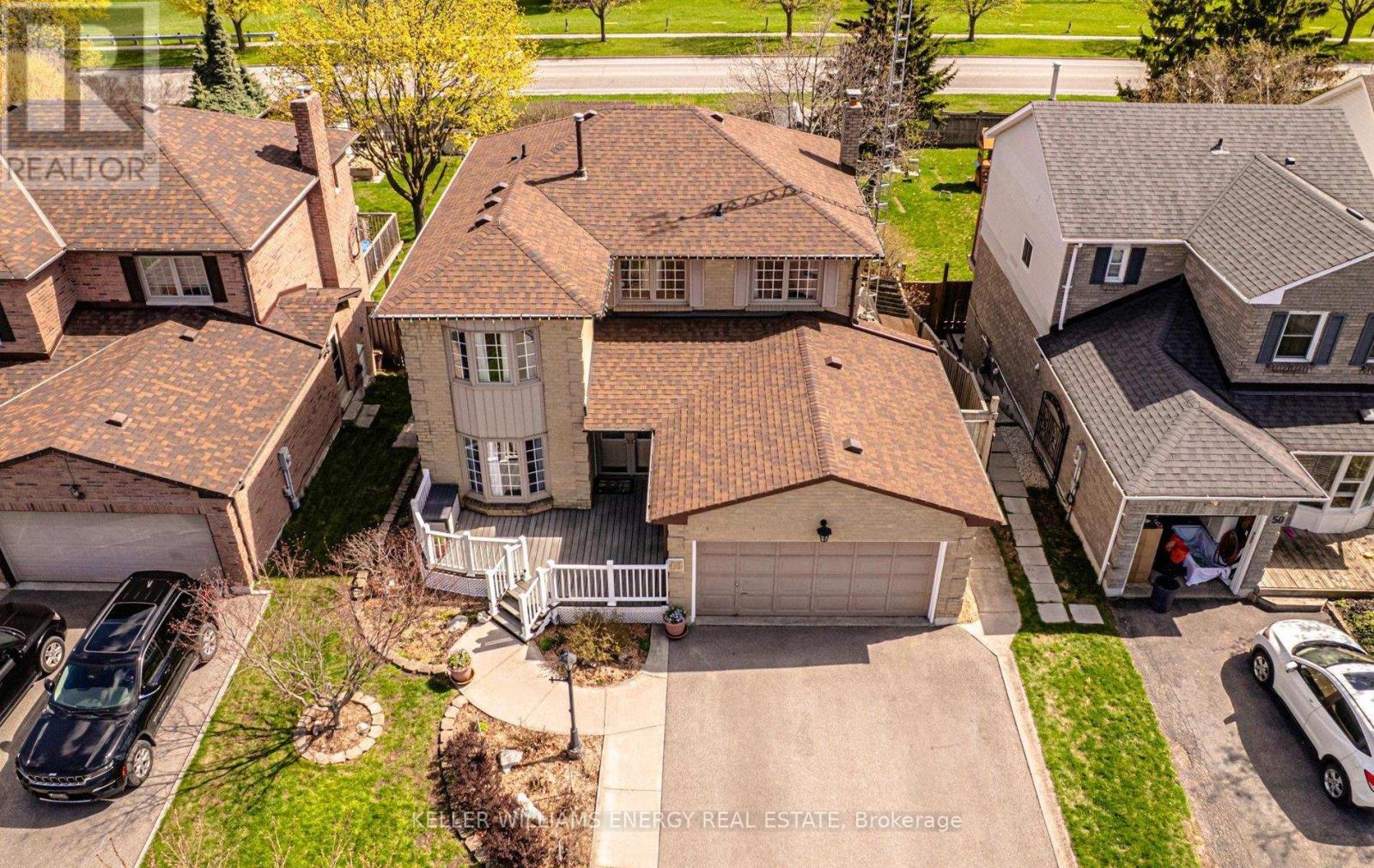 House – 48 FAIRMEADOW PLACE, Whitby – photo 5