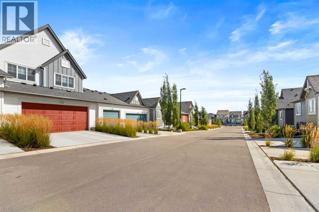 Row / Townhouse for Sale in 273 Lucas Avenue NW|Calgary, Alberta T3P1S3 4
