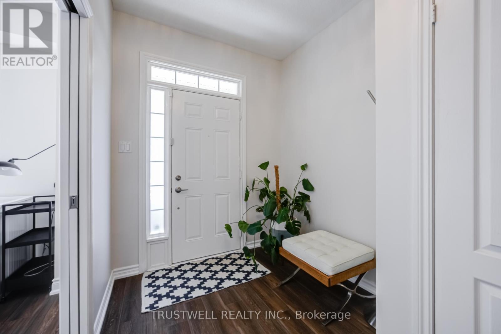 Row / Townhouse – 76 DONALD BUTTRESS BOULEVARD W, Markham – photo 2