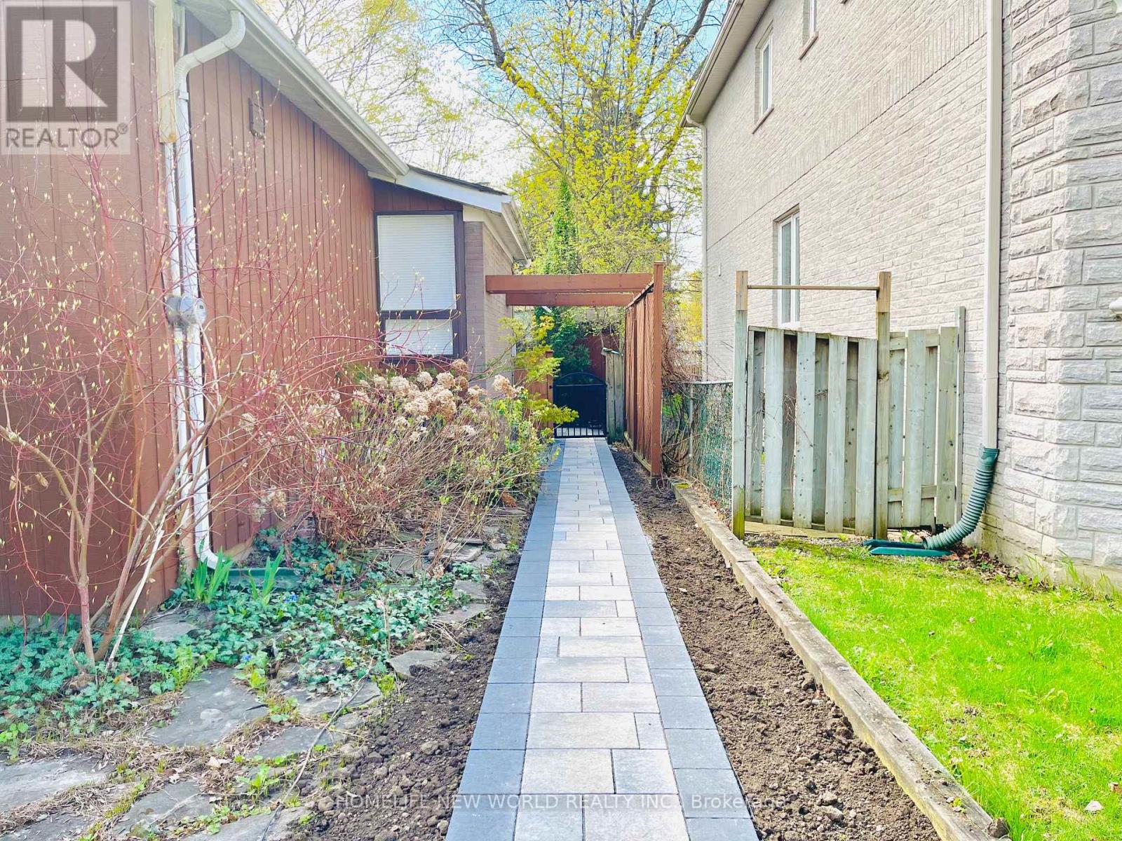 House – BACK - 215 DUNVIEW AVENUE, Toronto – photo 2