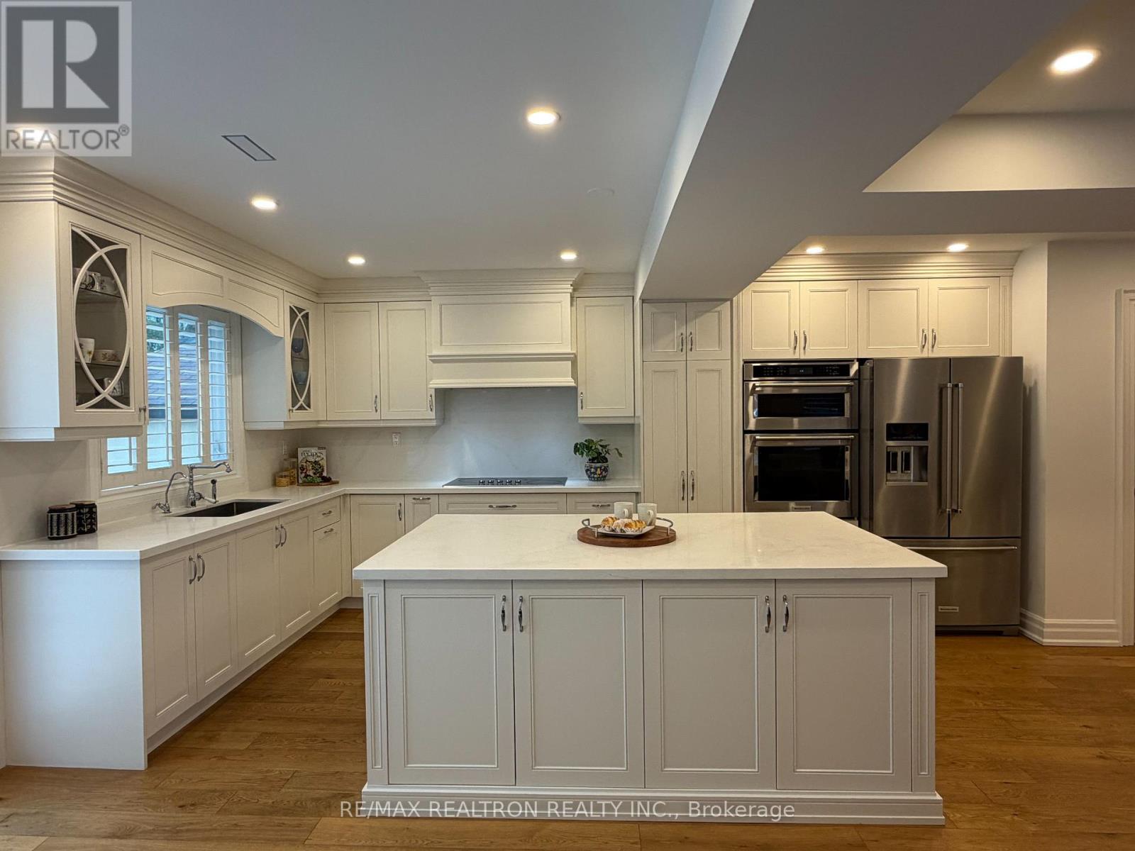 House – 98 POYNTZ AVENUE, Toronto – photo 5