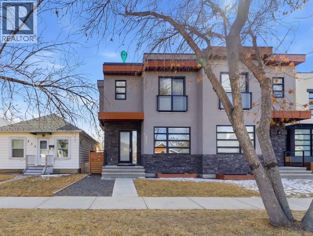 Duplex for Sale in 231 12 Avenue NE|Calgary, Alberta T2E1A3