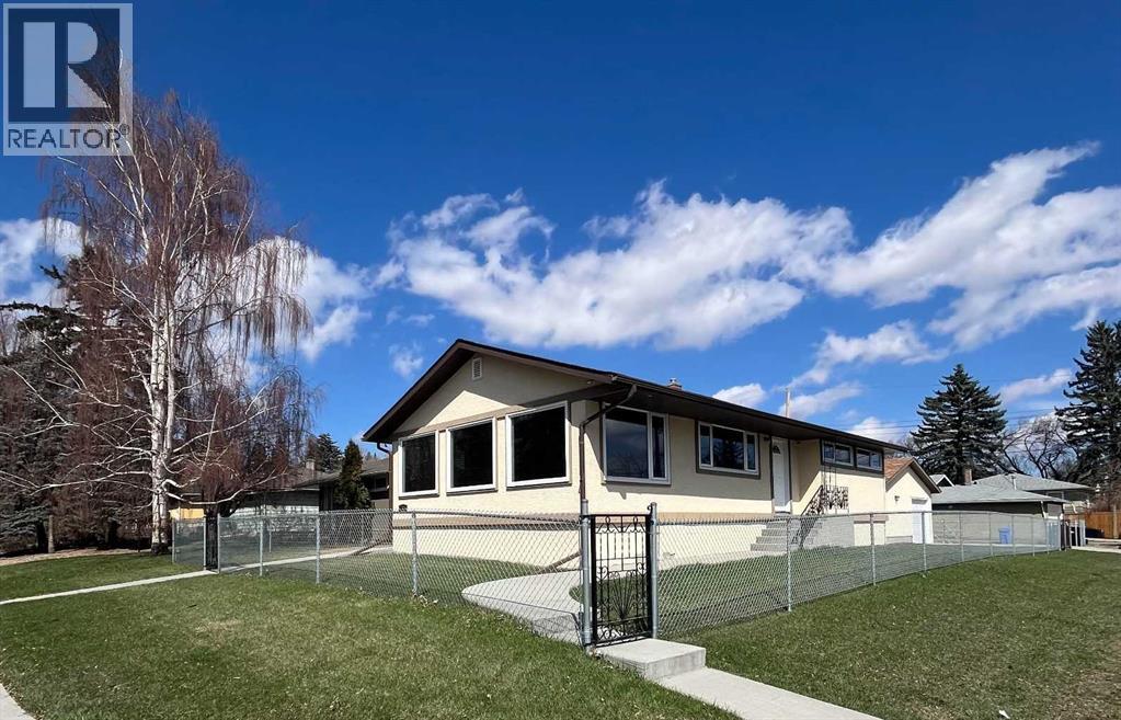 House for Sale in 7224 21 Street  SE|Calgary, Alberta T2C0V1