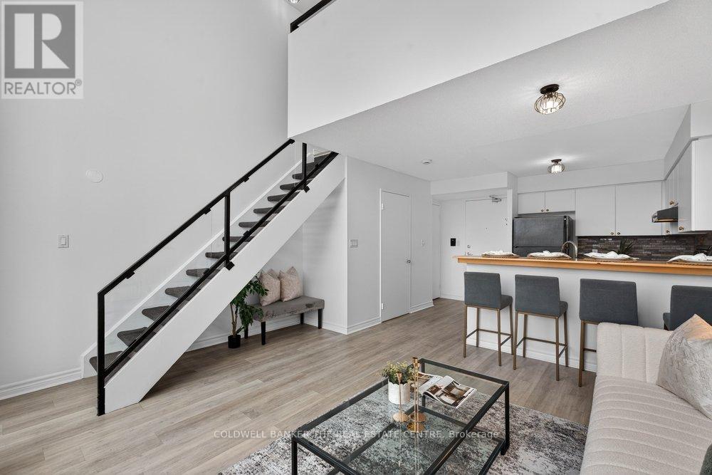 Single Family – 224 - 200 MANITOBA STREET, Toronto – photo 2