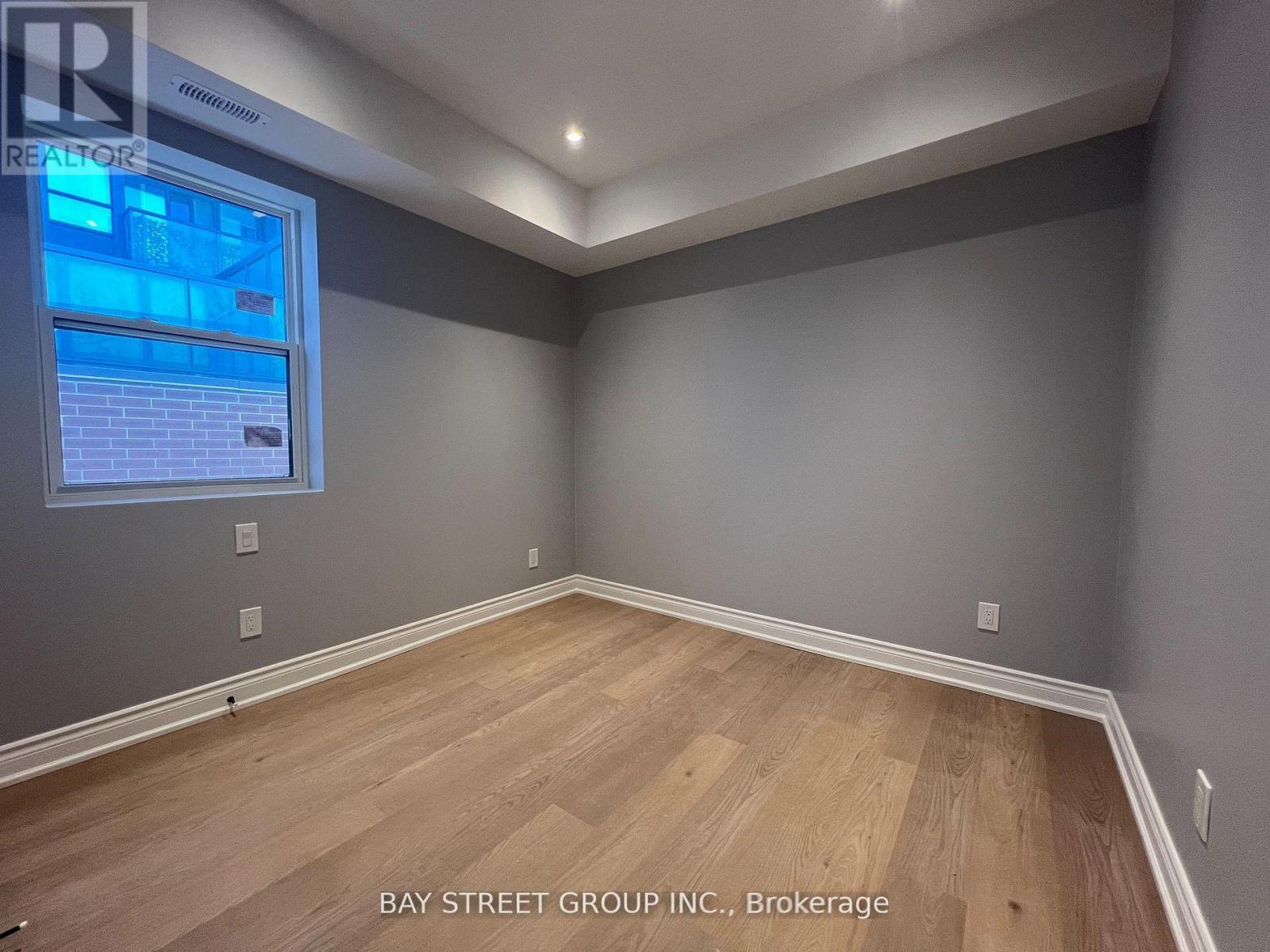 Triplex – 203 - 2386 LAKE SHORE BOULEVARD W, Toronto – photo 3