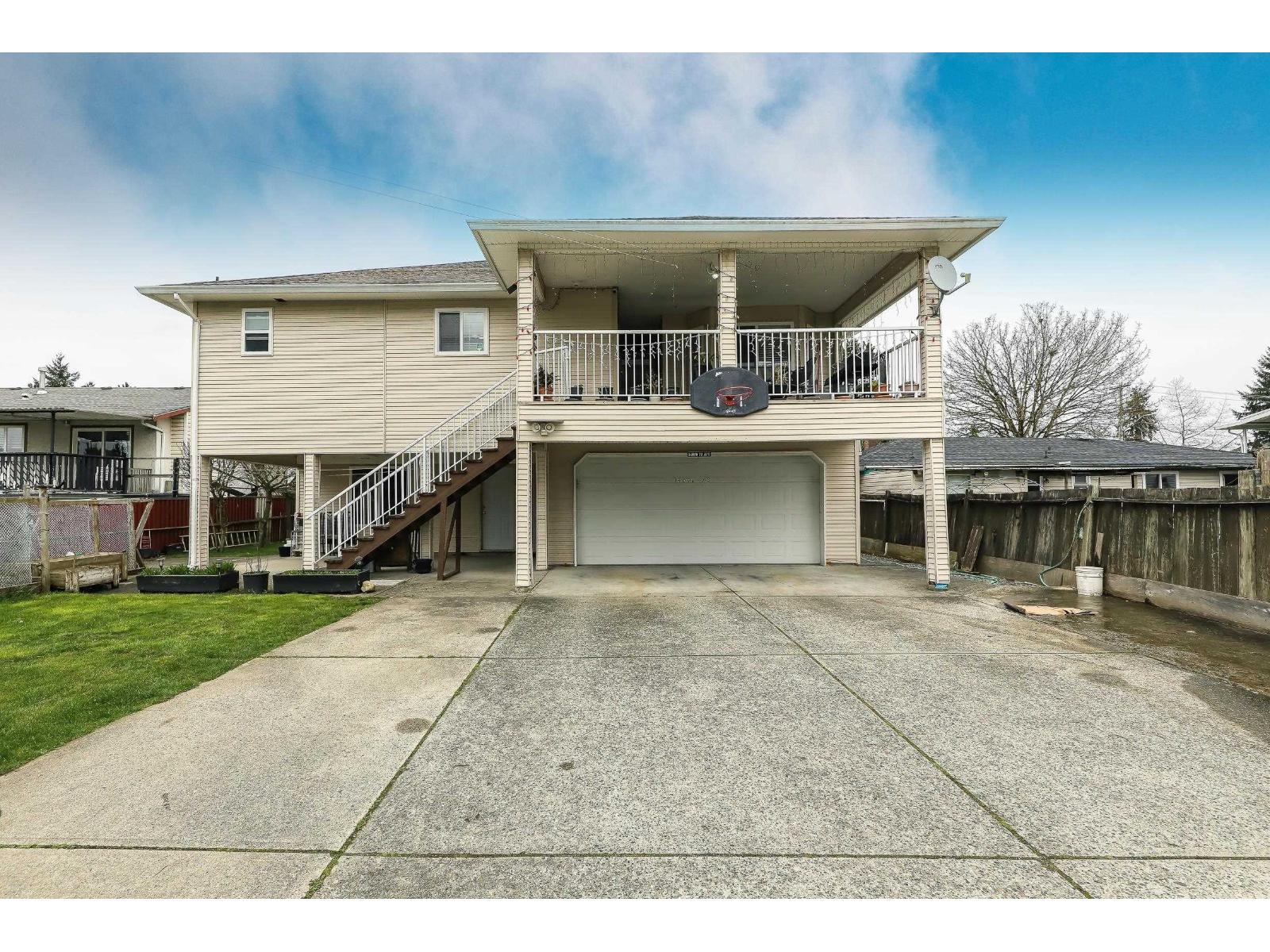 For sale: 14076 72 AVENUE, Surrey, British Columbia V1Y7P9