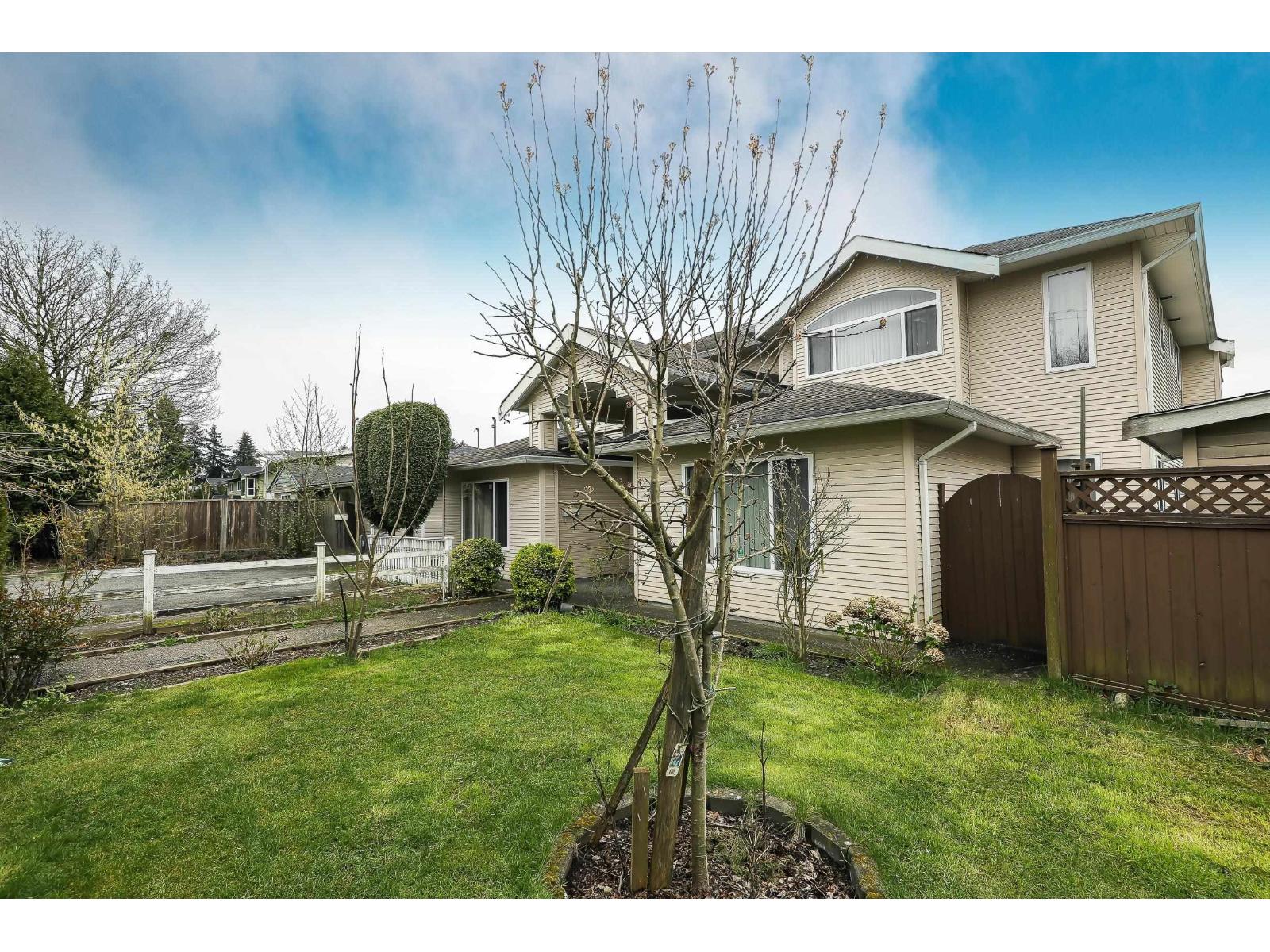 For sale: 14076 72 AVENUE, Surrey, British Columbia V1Y7P9