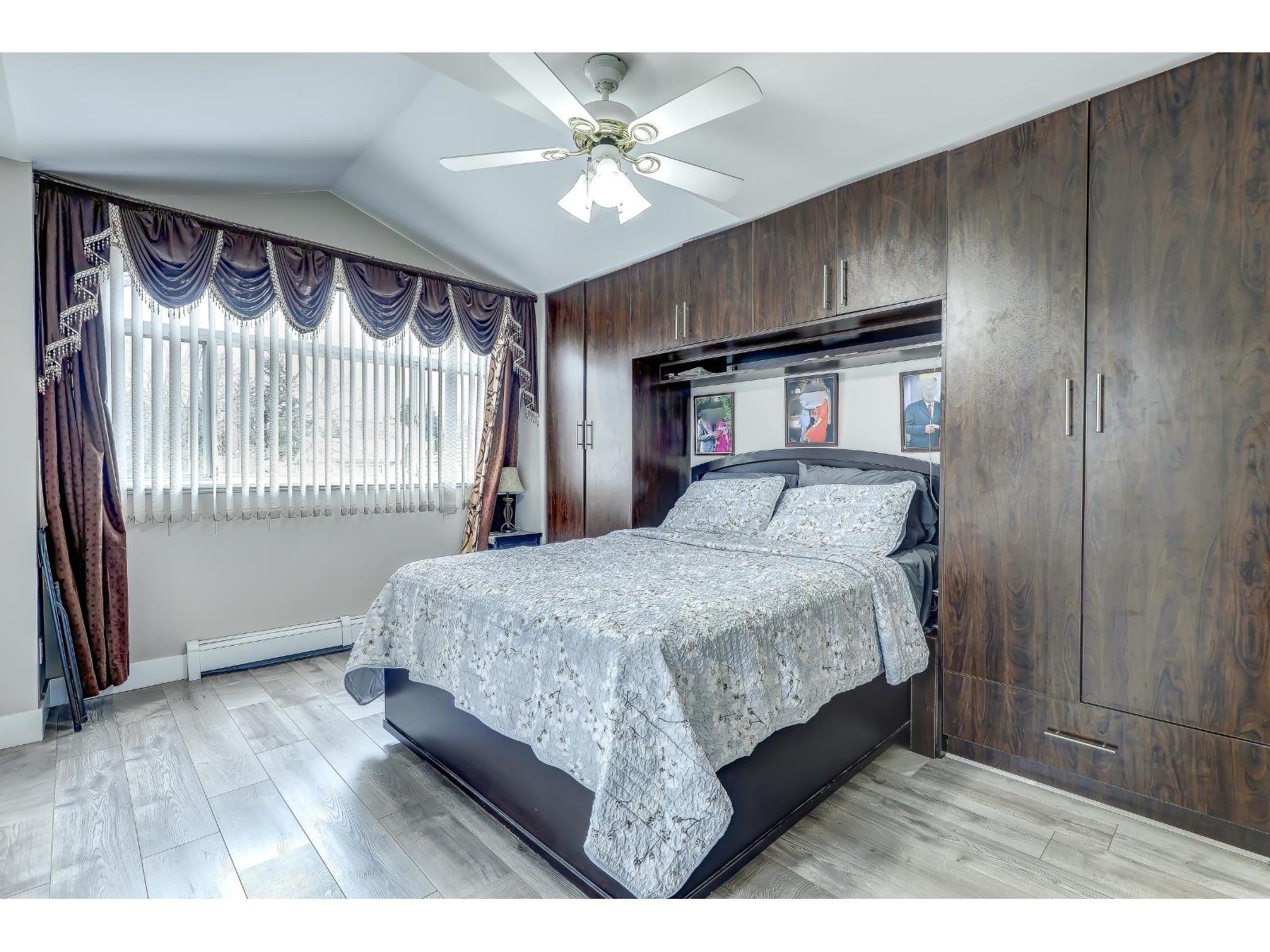 For sale: 14076 72 AVENUE, Surrey, British Columbia V1Y7P9