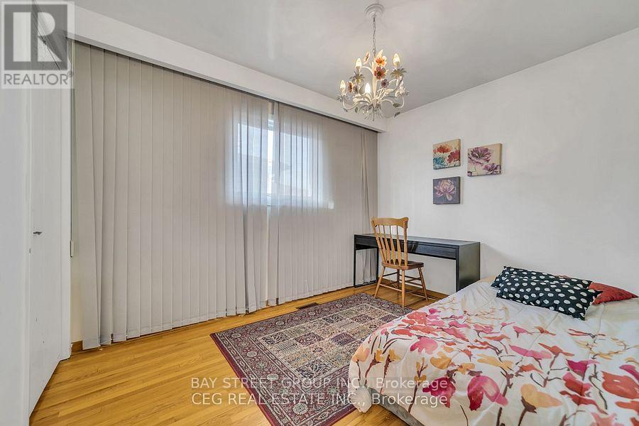 House – UPPER - 204 FAIRGLEN AVENUE W, Toronto – photo 5