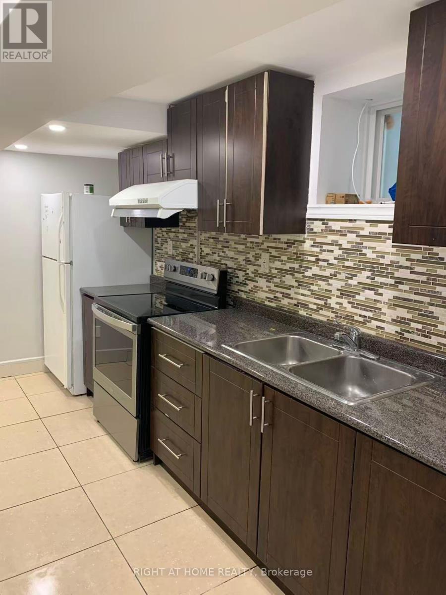 House – BSMT - 353 LANSDOWNE AVENUE, Toronto – photo 2
