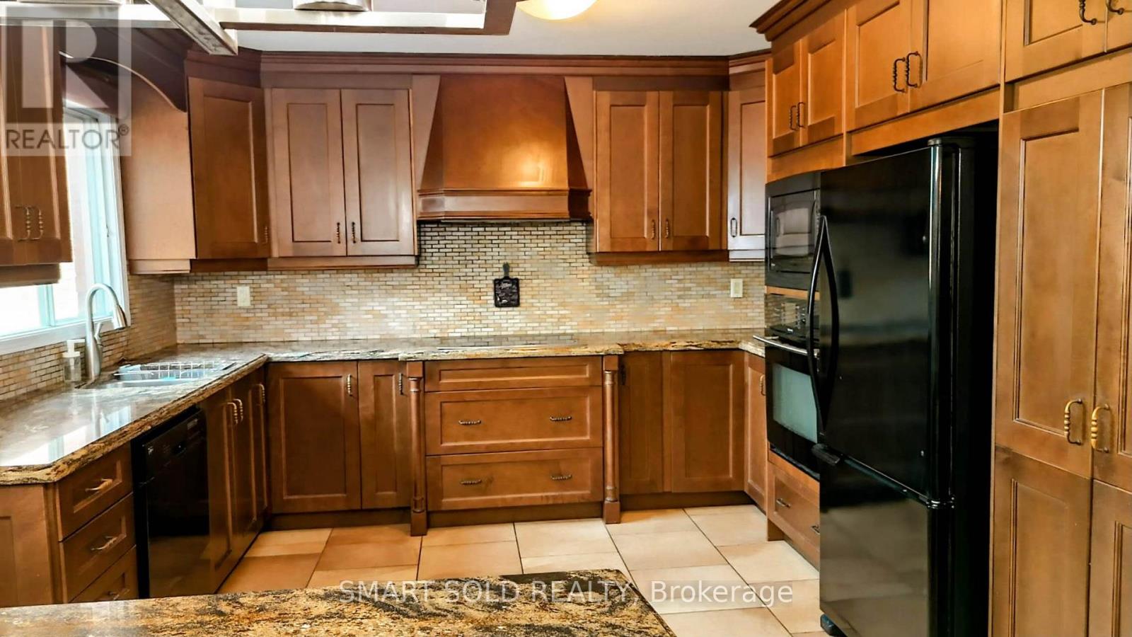 House – 148 CASTLEHILL ROAD, Vaughan – photo 4