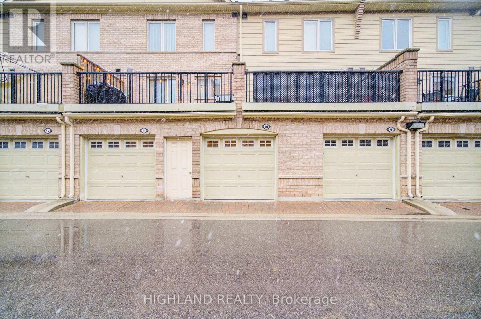 Row / Townhouse – 10 - 3115 BOXFORD CRESCENT, Mississauga – photo 3