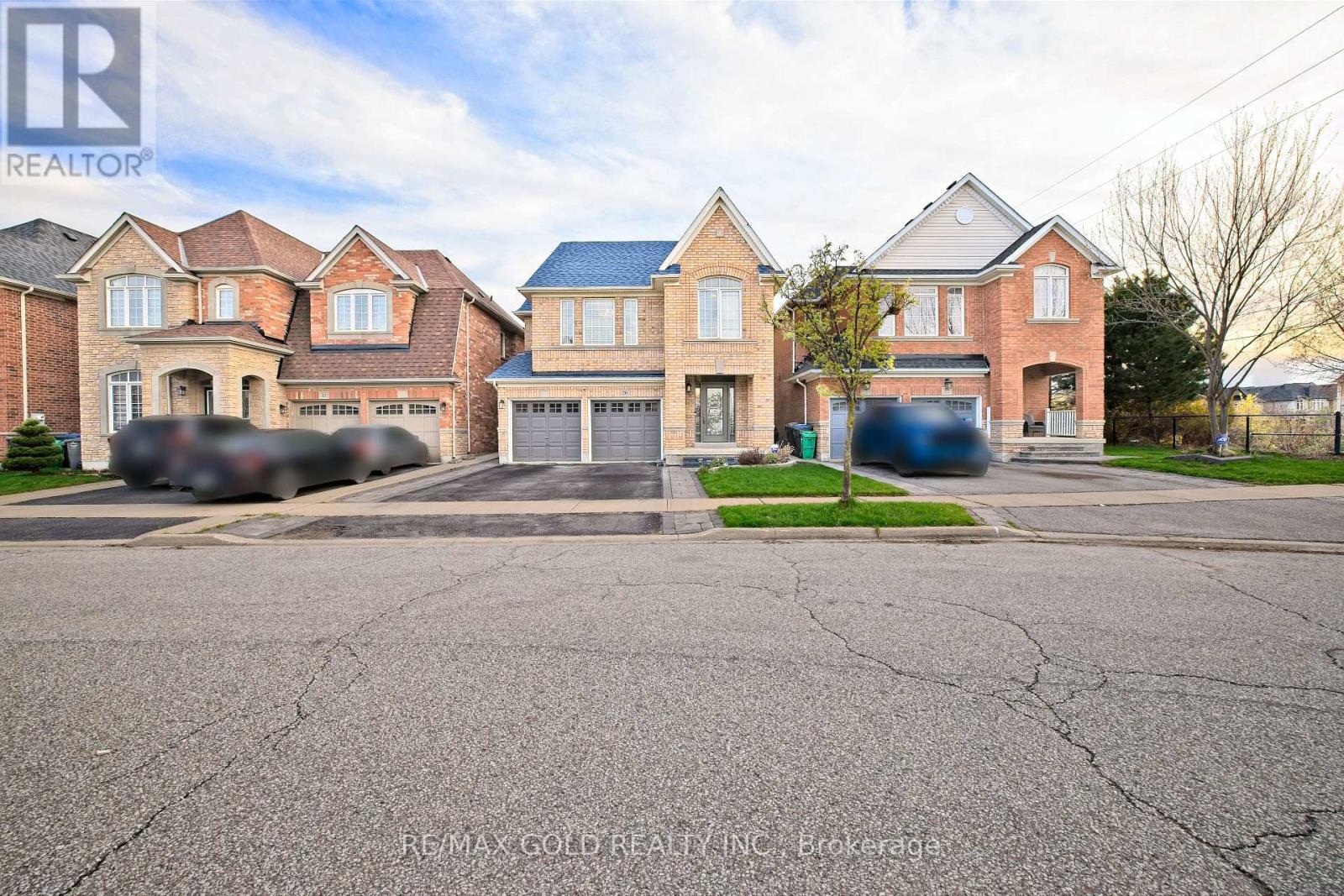 House – 20 TREEGROVE CRESCENT, Brampton – photo 2