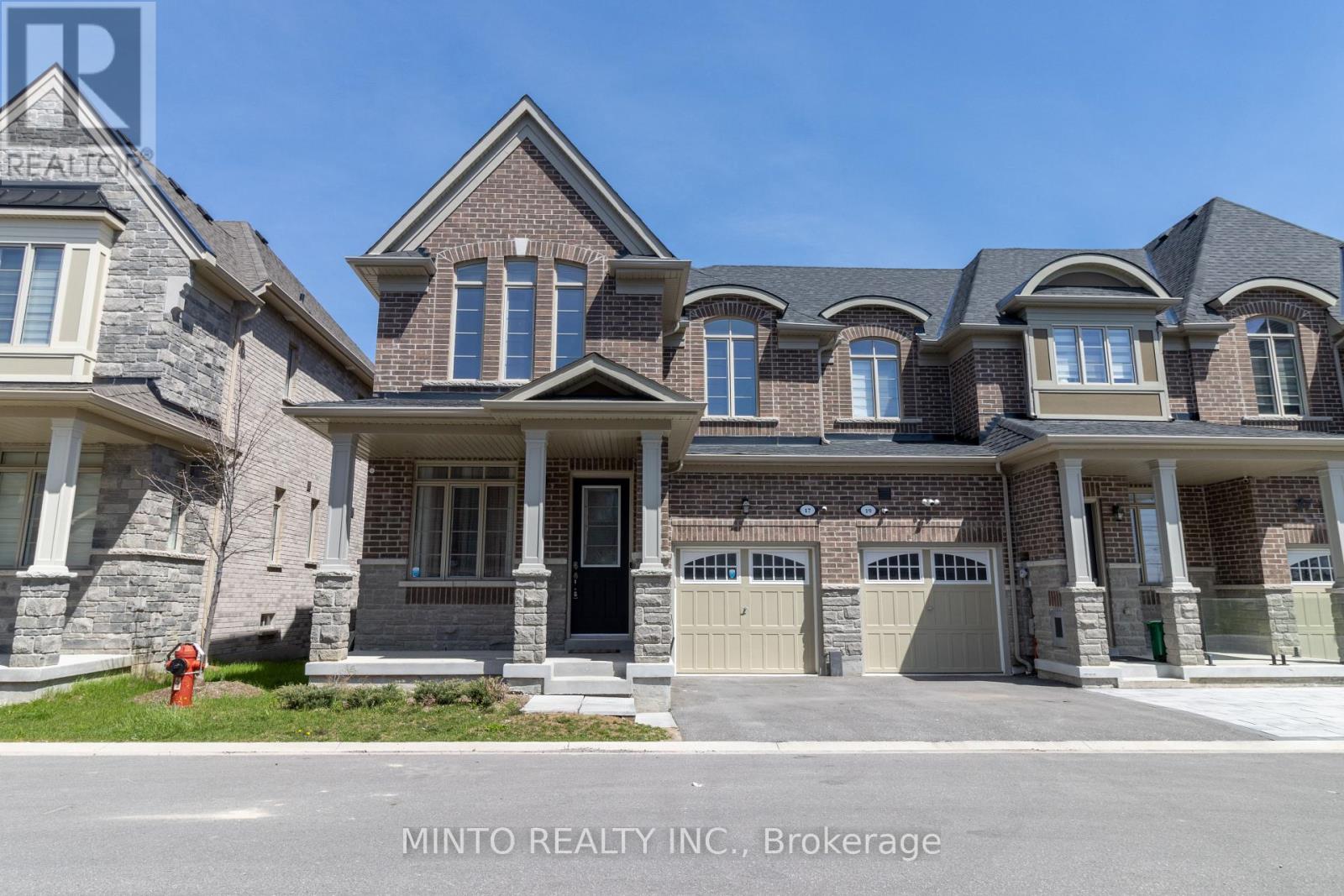 Row / Townhouse – 17 CORNELIUS LANE, Ajax – photo 2