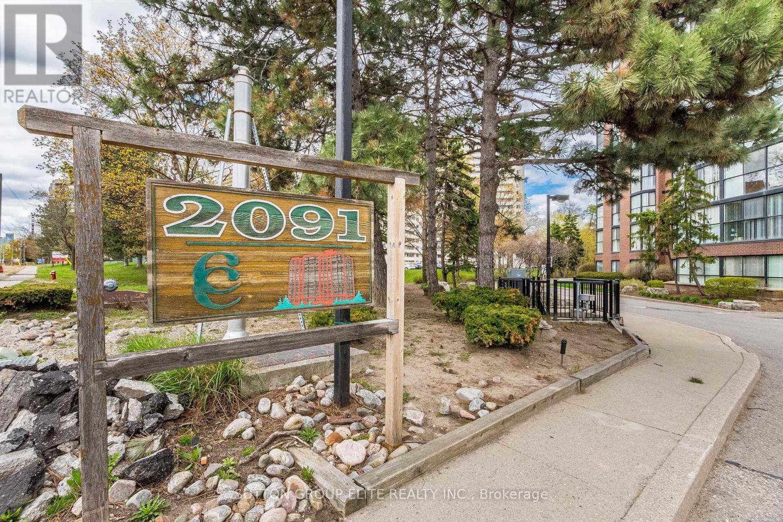 Apartment – 307 - 2091 HURONTARIO STREET, Mississauga – photo 2