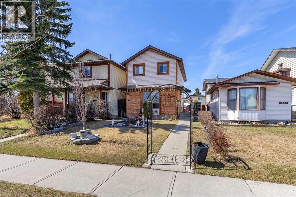 House for Sale in 4811 60 Street NE|Calgary, Alberta t1y5b8