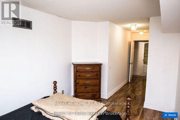 Apartment – 1104 - 7 BISHOP AVENUE, Toronto – photo 4