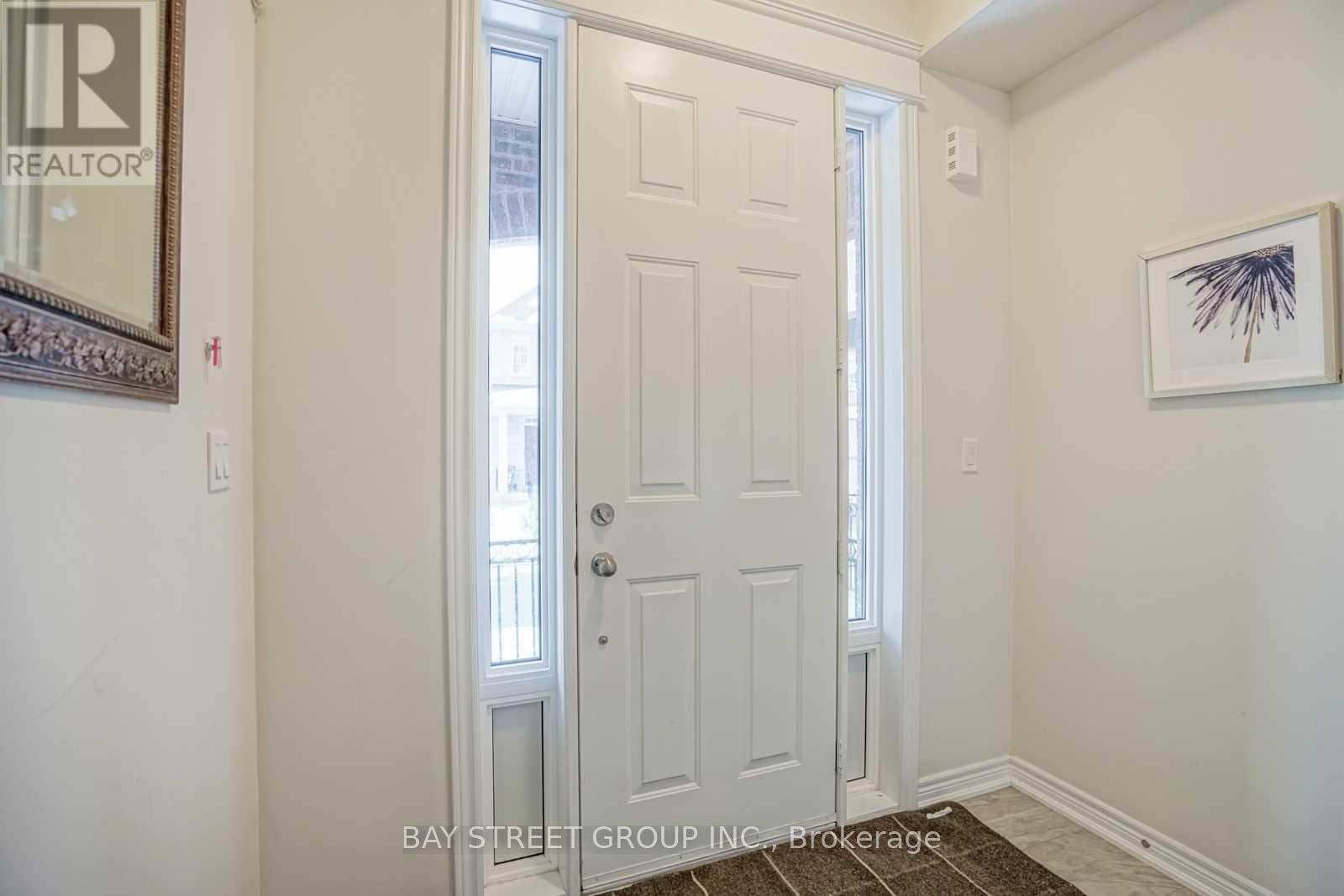 House – 24 PLANTAIN LANE, Richmond Hill – photo 3