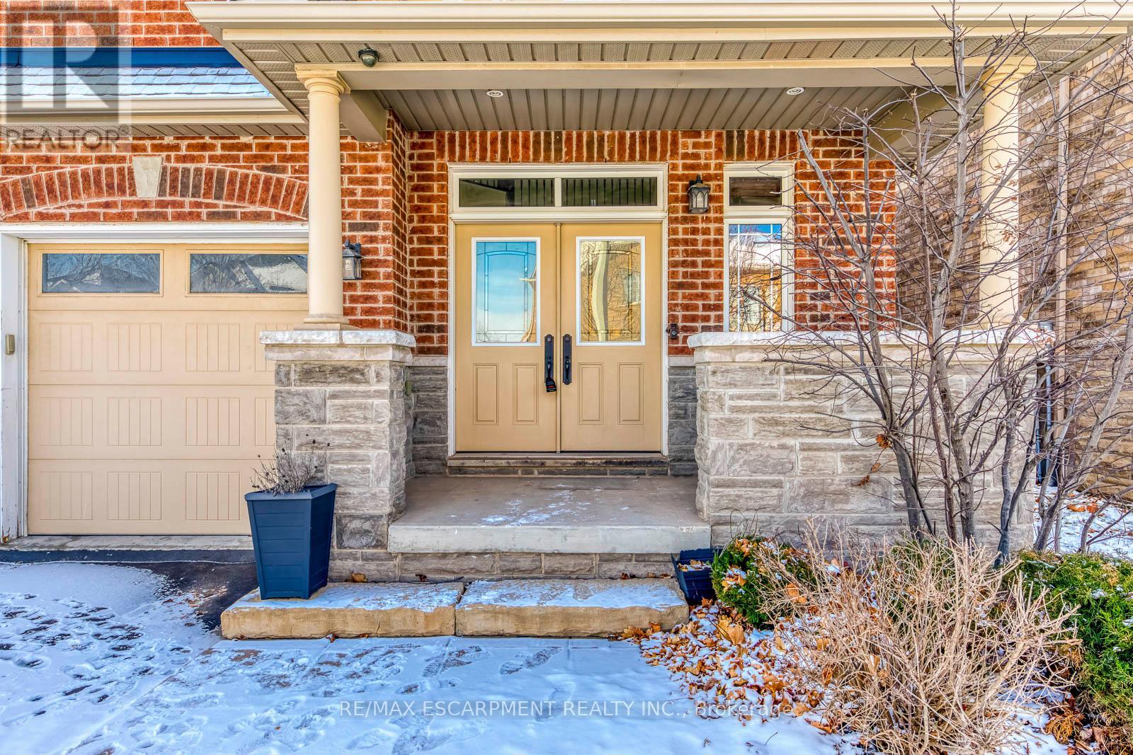 House – 2492 CHAPLIN ROAD, Oakville – photo 2