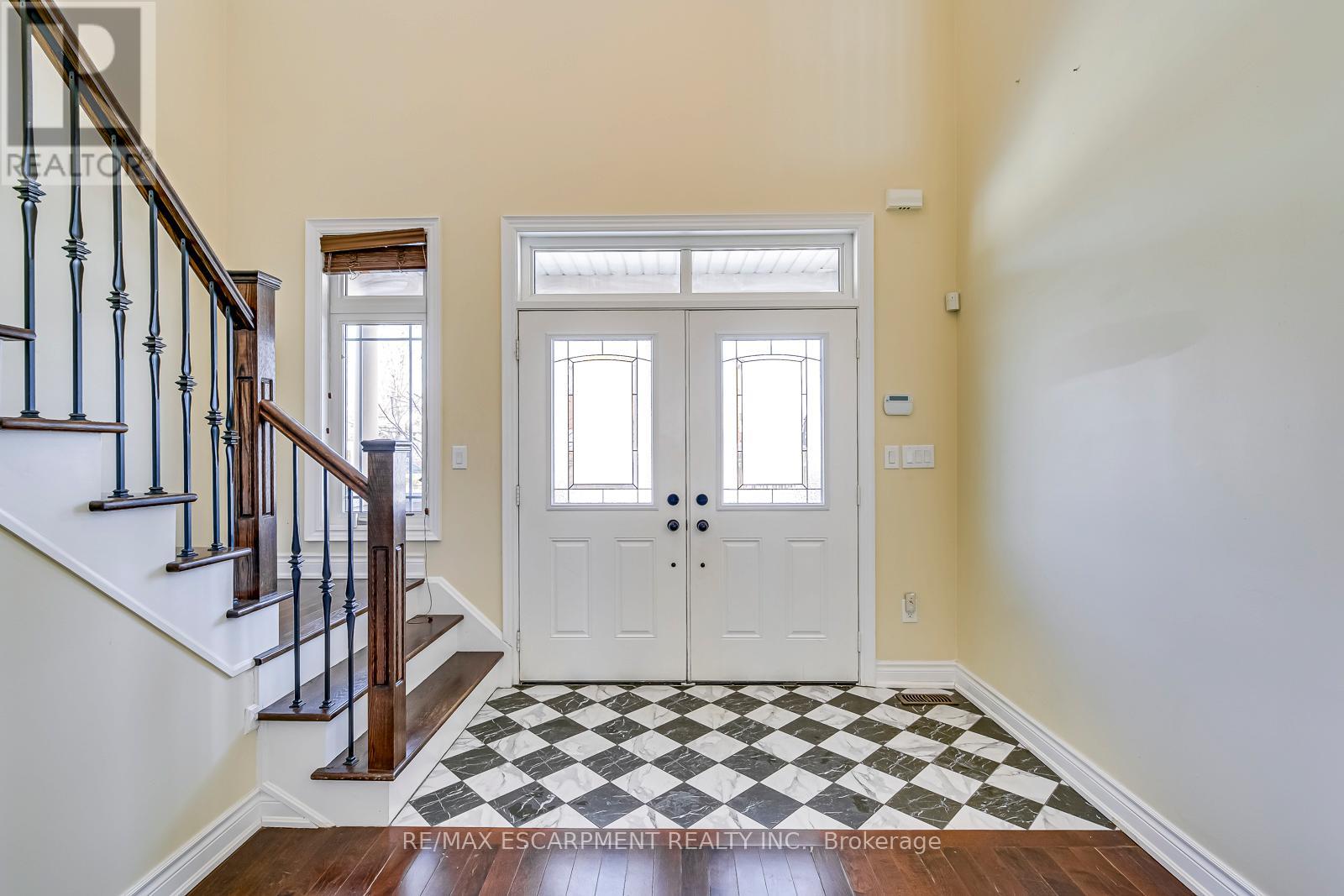 House – 2492 CHAPLIN ROAD, Oakville – photo 3