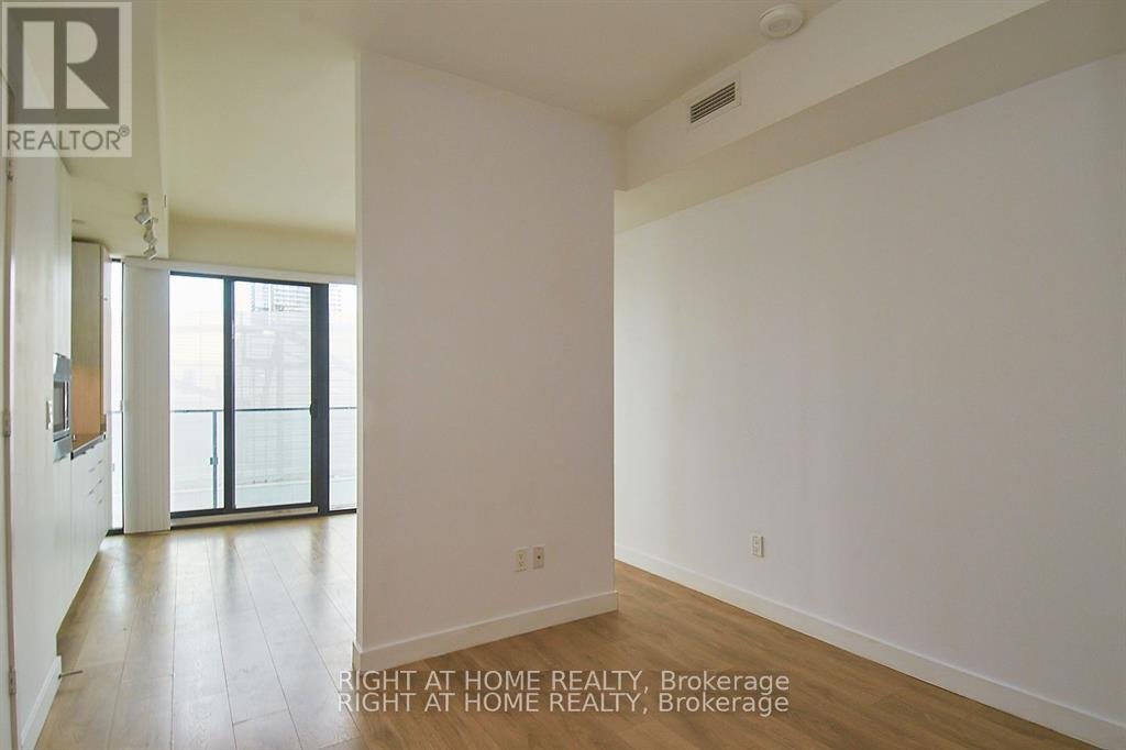 Apartment – 2406 - 215 QUEEN STREET W, Toronto – photo 5