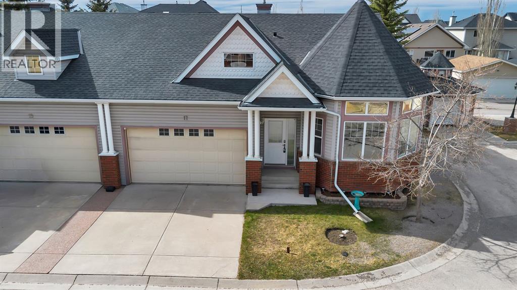 Duplex for Sale in 17 Prestwick Pond Terrace SE|Calgary, Alberta T2Z3Z7