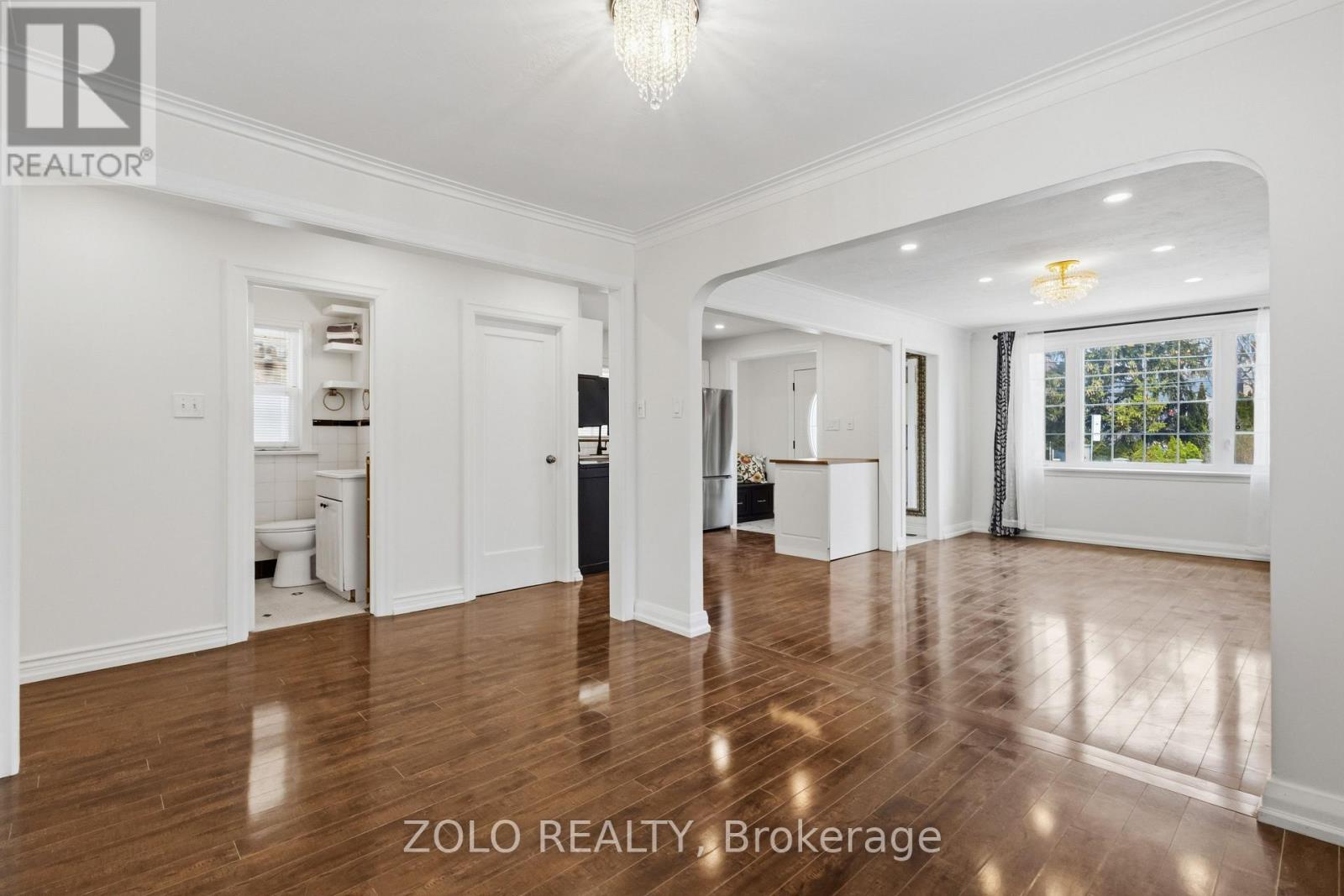 House – 461 O'CONNOR DRIVE, Toronto – photo 3