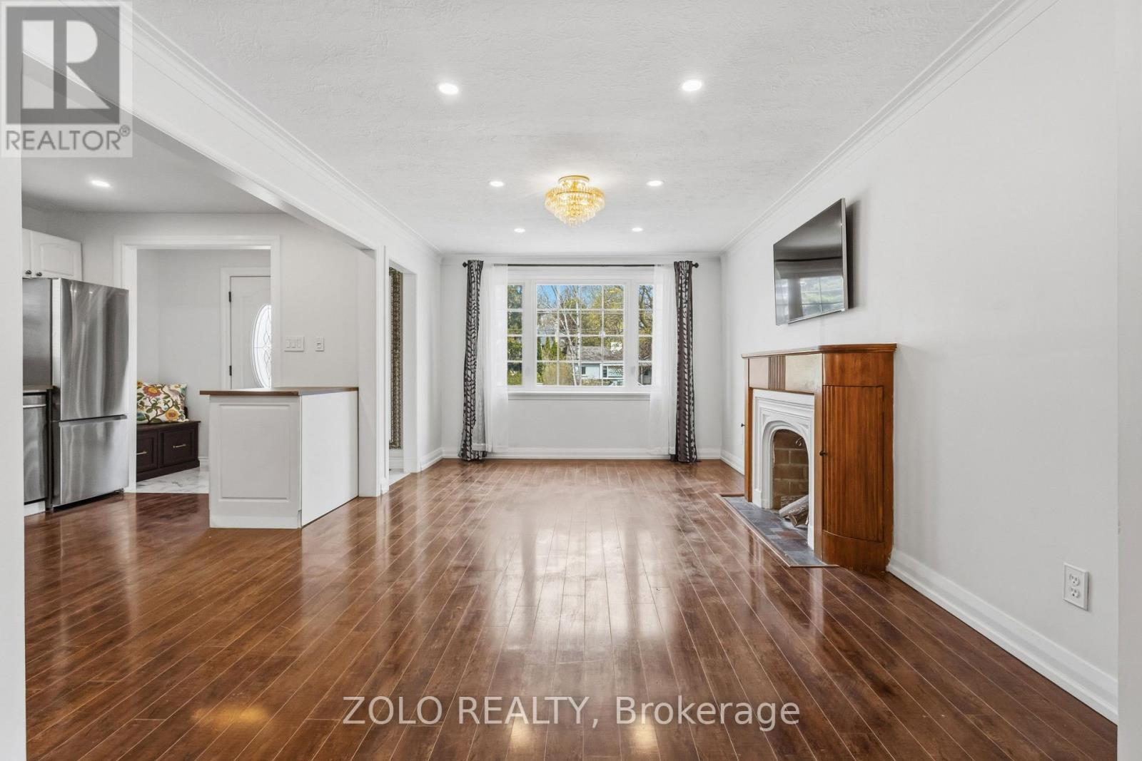 House – 461 O'CONNOR DRIVE, Toronto – photo 4