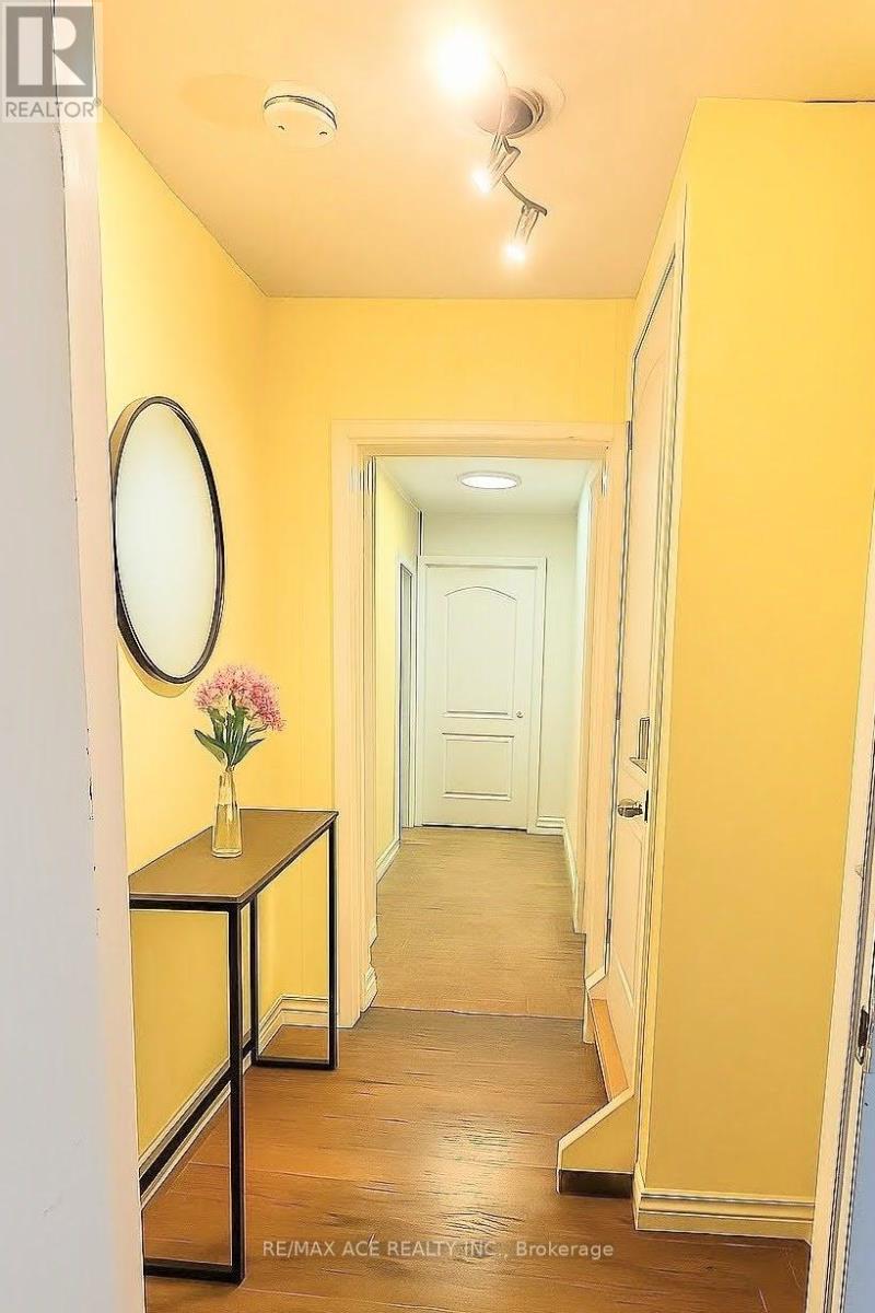 House – BSMT - 133 MEADOWBANK ROAD, Toronto – photo 3