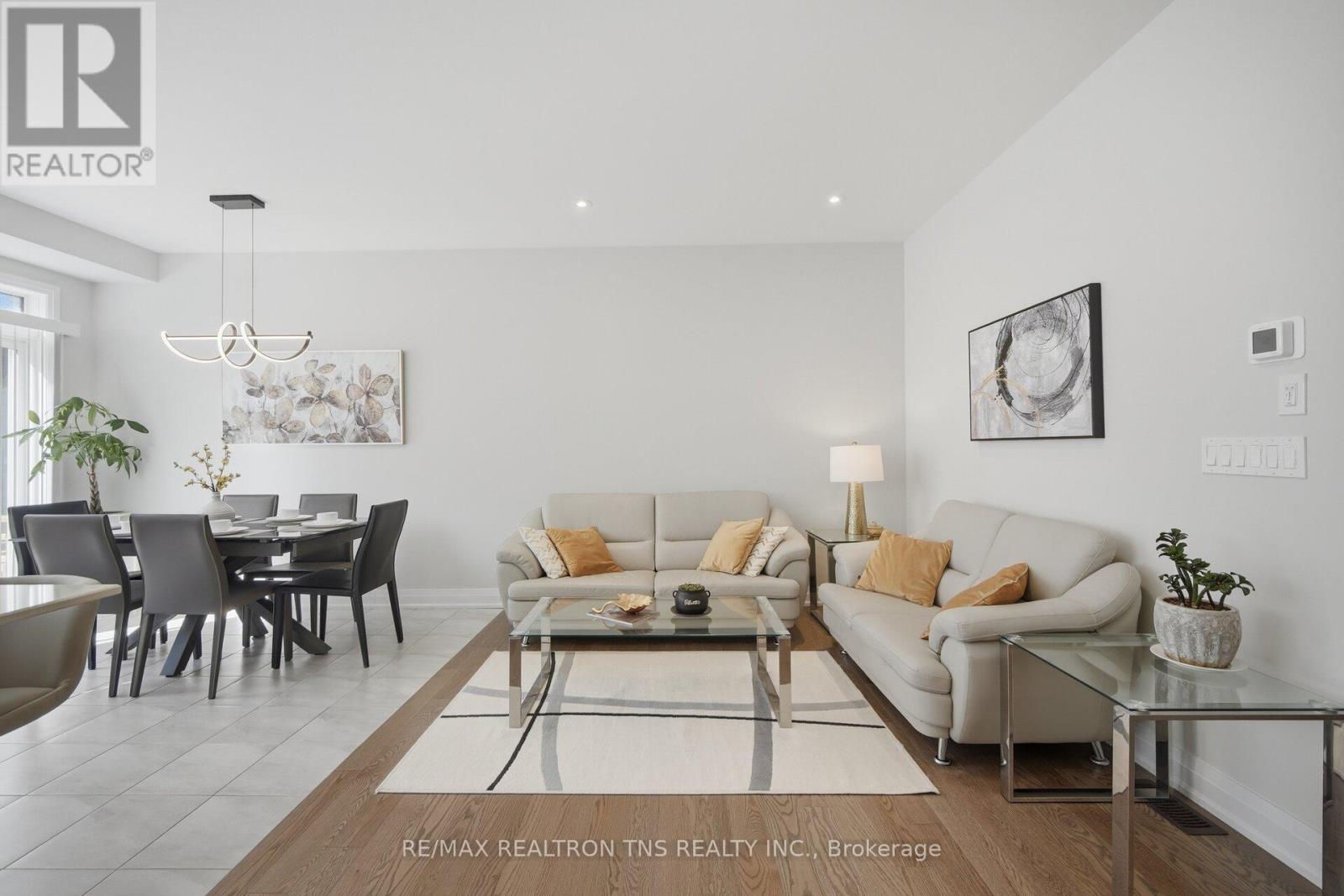 Row / Townhouse – 957 CORMORANT PATH, Pickering – photo 5