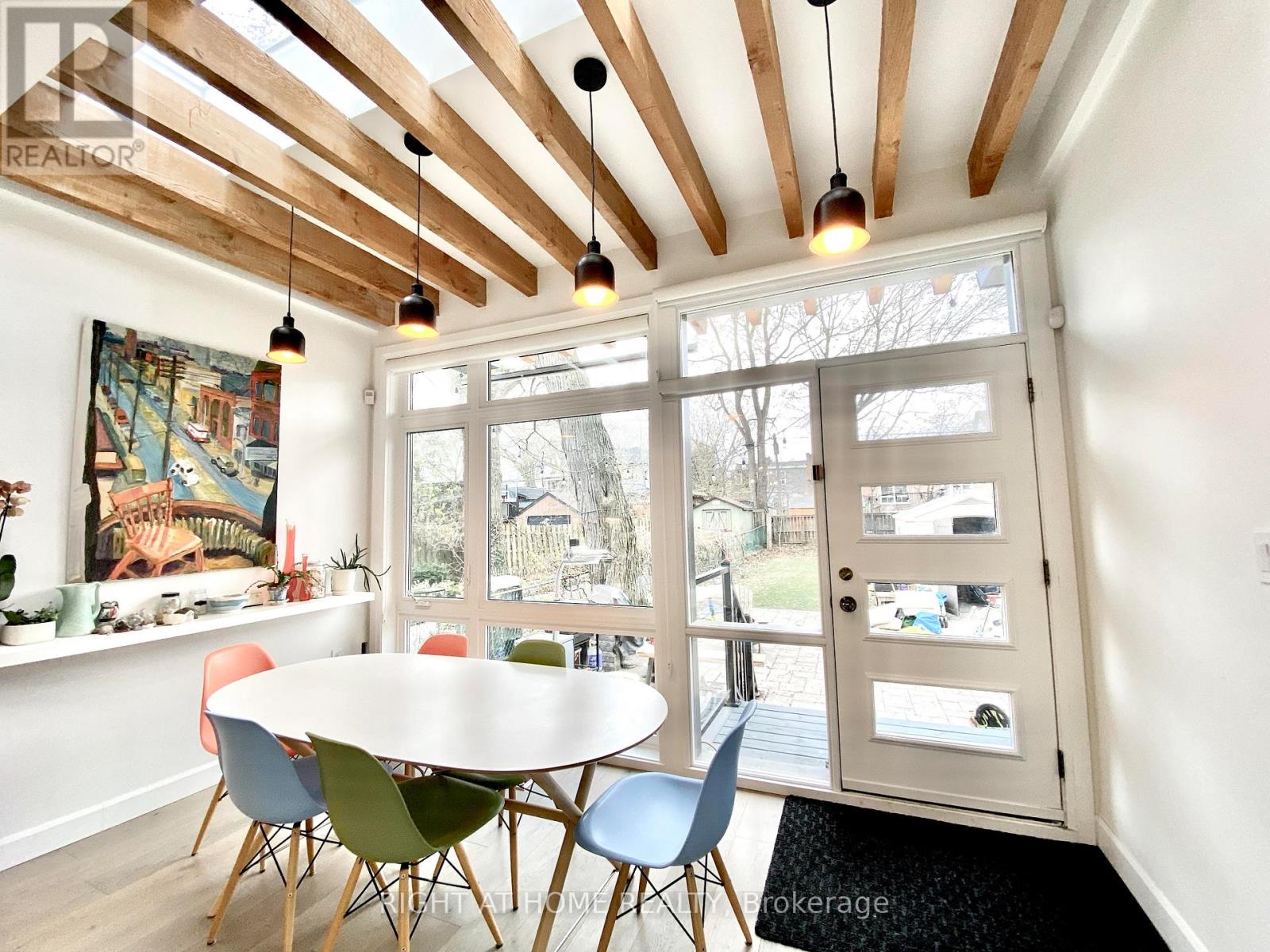 House – 16 WOODLEE ROAD, Toronto – photo 5