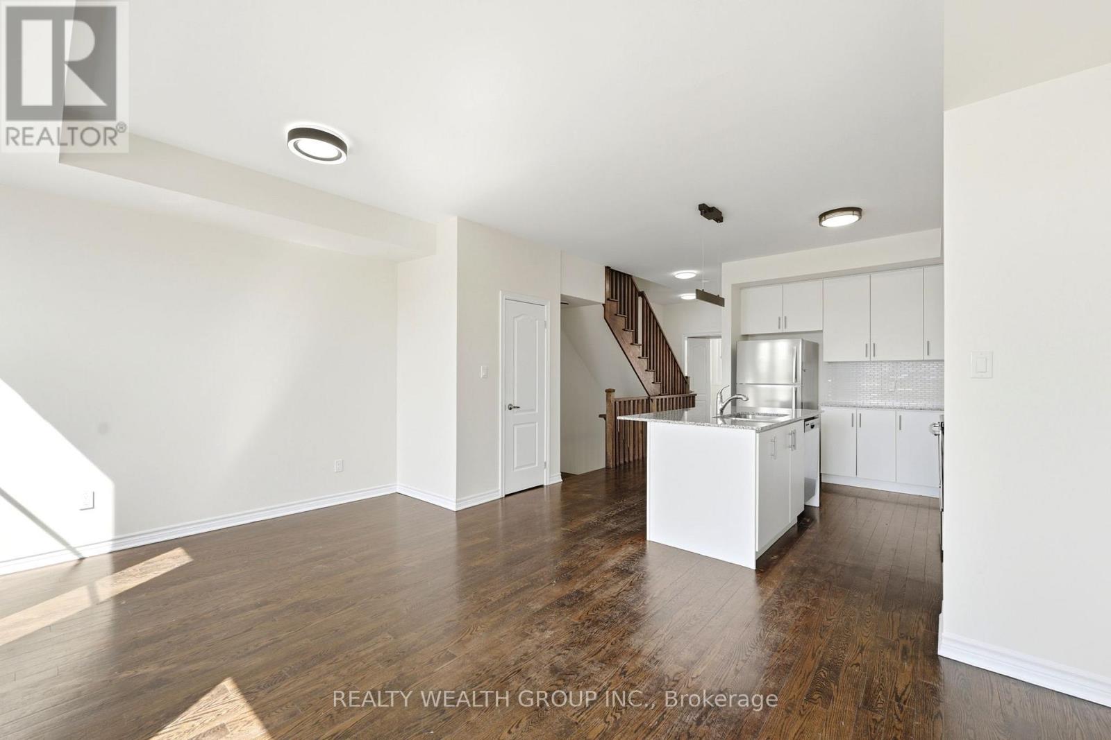 Row / Townhouse – 7 CITY PARK CIRCLE, Vaughan – photo 5