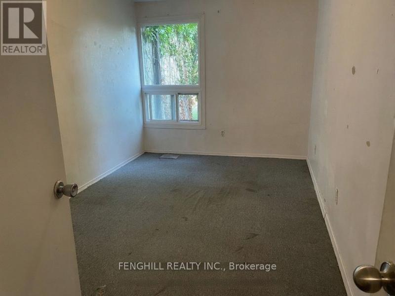 Row / Townhouse – 11 - 29 FOUR WINDS DRIVE, Toronto – photo 2