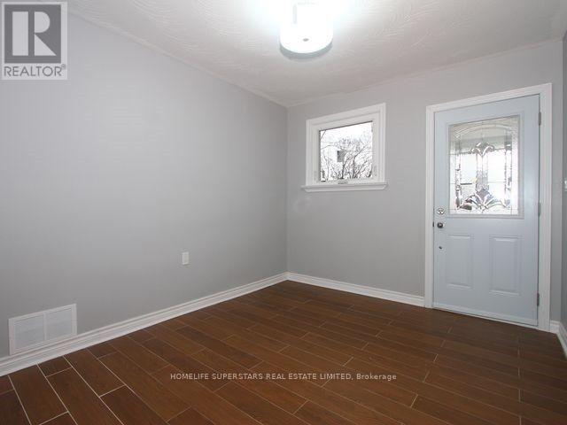House – 30 ELDER AVENUE, Toronto – photo 3