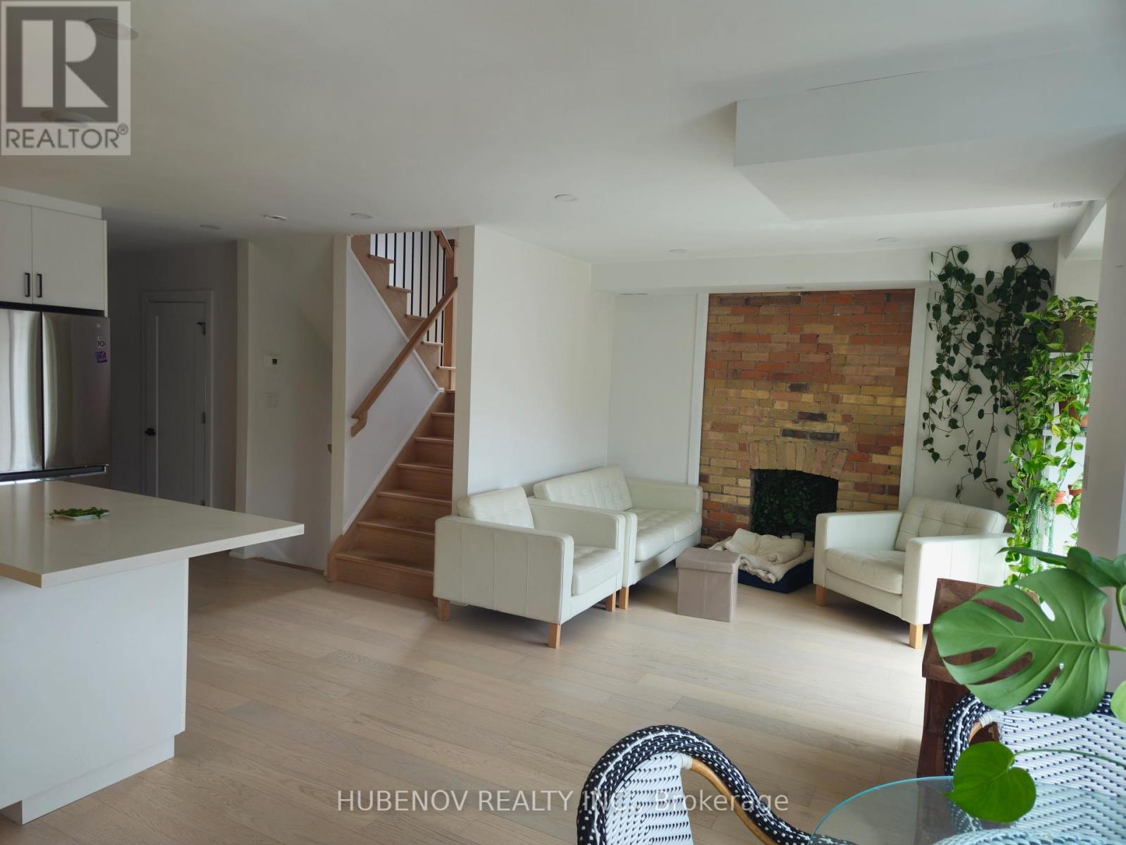 Triplex – 1535 DUFFERIN STREET, Toronto – photo 4