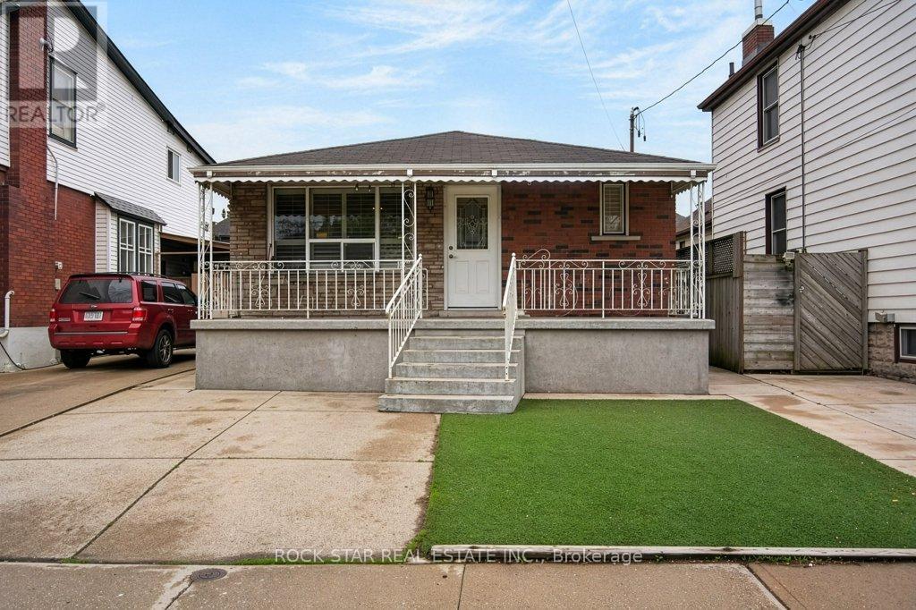 40 MAYFLOWER AVENUE · Multi-family, Hamilton