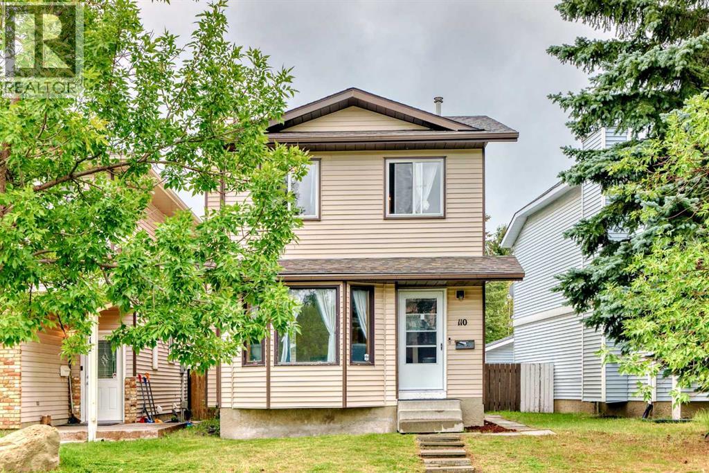 House for Sale in 110 Edgeburn Crescent NW|Calgary, Alberta T3A4K3 2