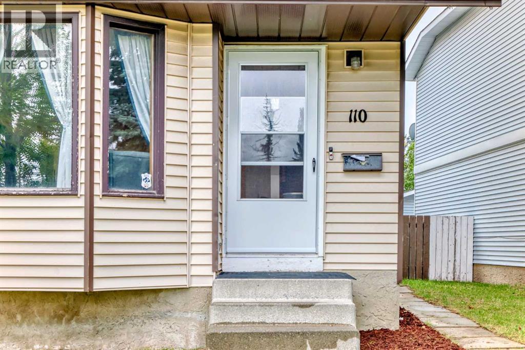 House for Sale in 110 Edgeburn Crescent NW|Calgary, Alberta T3A4K3 4