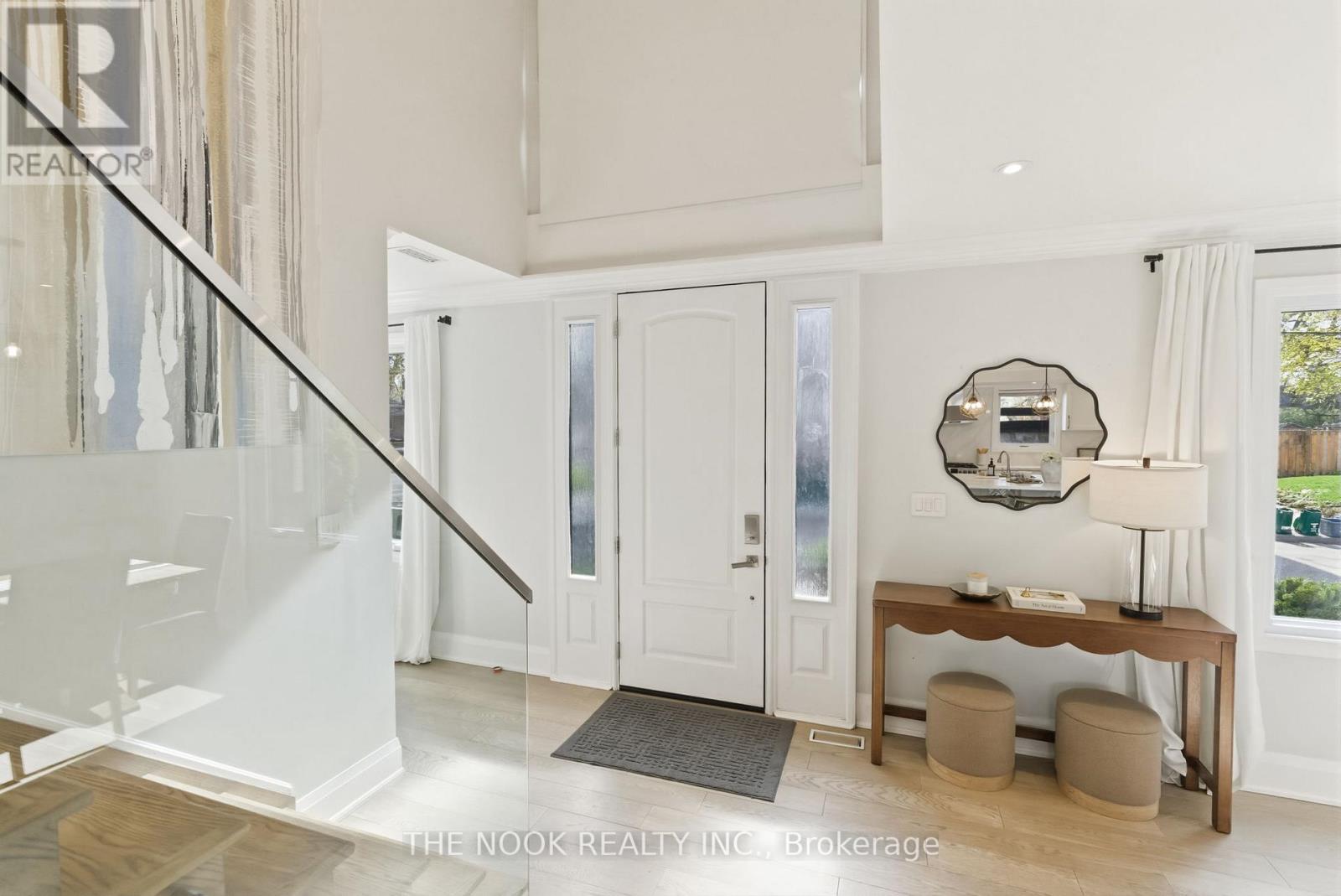 House – 201 CENTRE STREET N, Whitby – photo 2