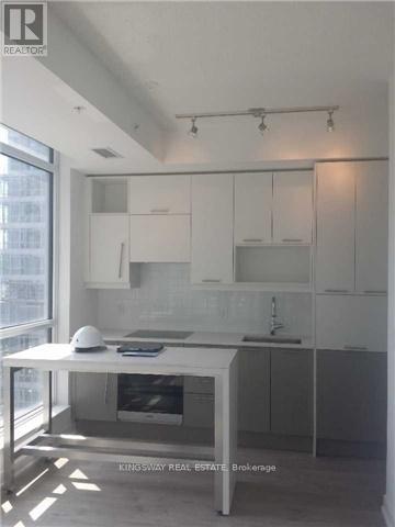 Apartment – 1904 - 199 RICHMOND STREET W, Toronto – photo 3