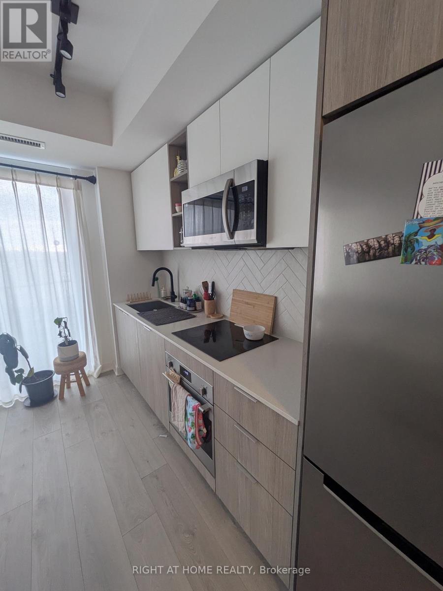 Apartment – 36 ZORRA STREET, Toronto – photo 5